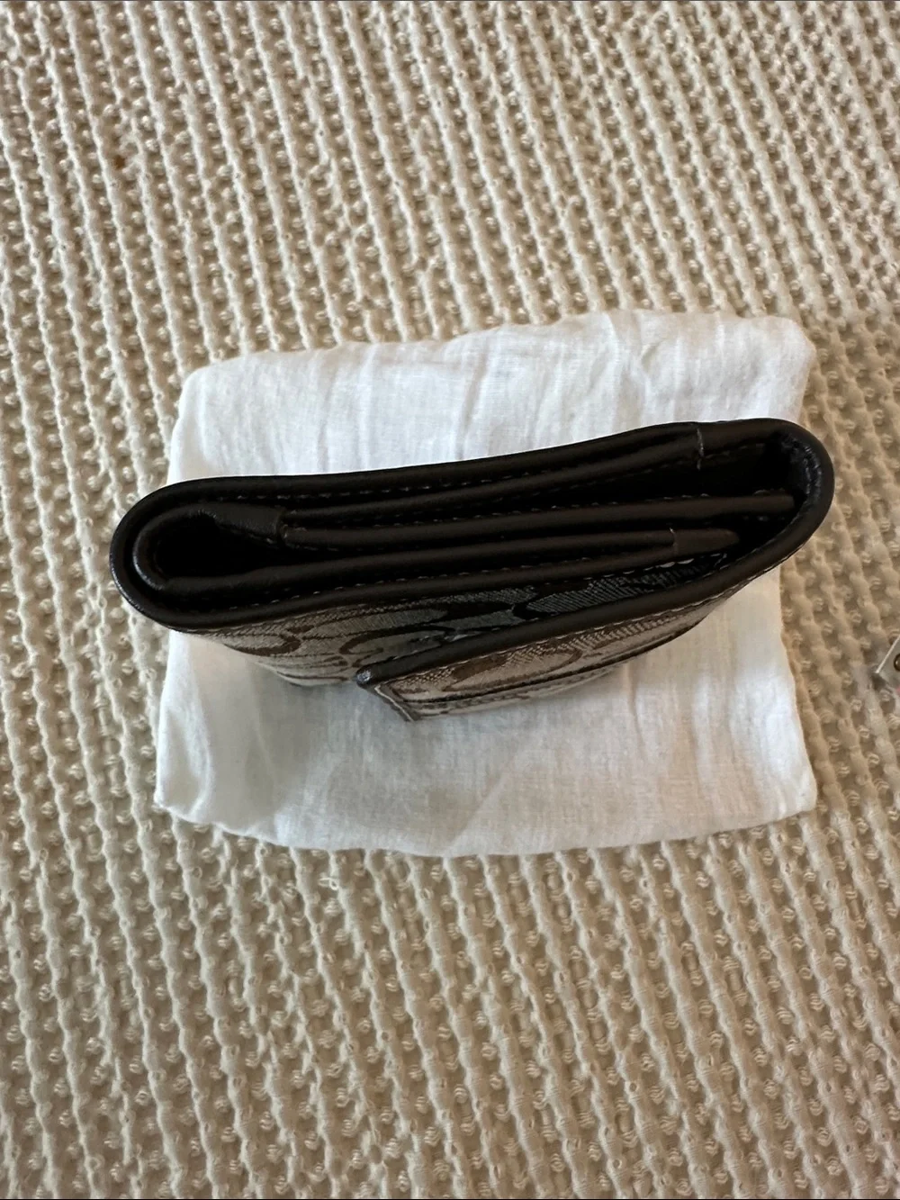 NWT Coach Hampton Signature Compact Clutch/Trifold Wallet